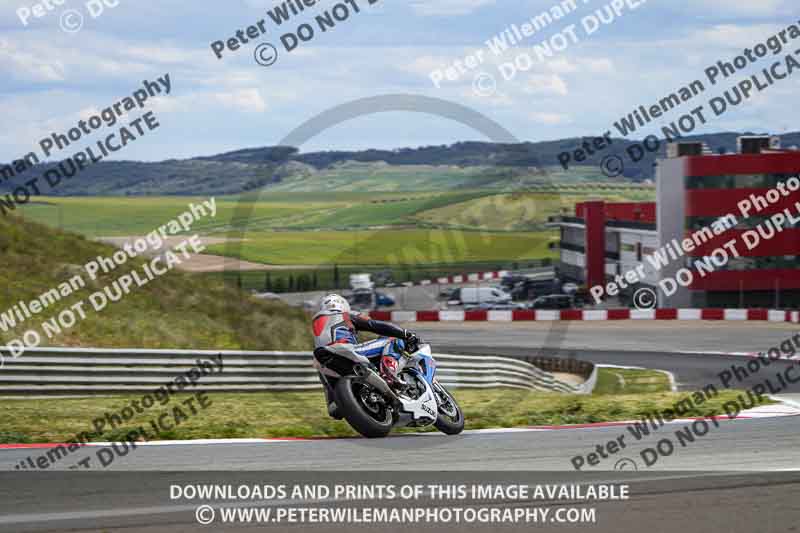 cadwell no limits trackday;cadwell park;cadwell park photographs;cadwell trackday photographs;enduro digital images;event digital images;eventdigitalimages;navarra;no limits trackdays;peter wileman photography;racing digital images;trackday digital images;trackday photos